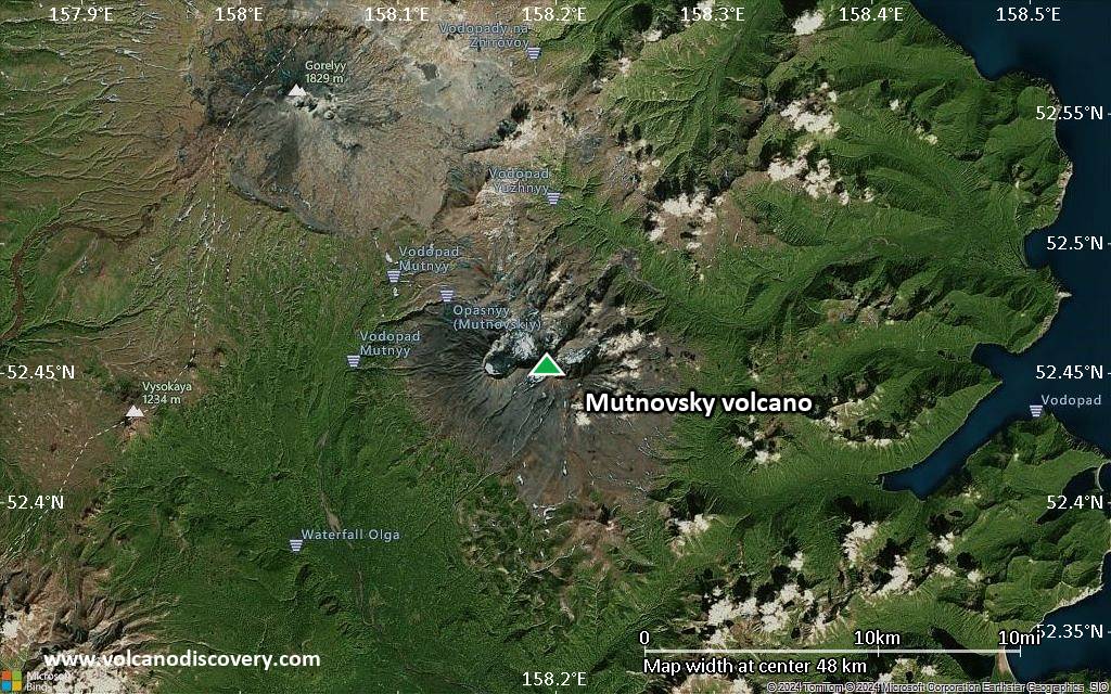 Satellite/aerial-type map of Mutnovsky volcano (scale of 10s of km)