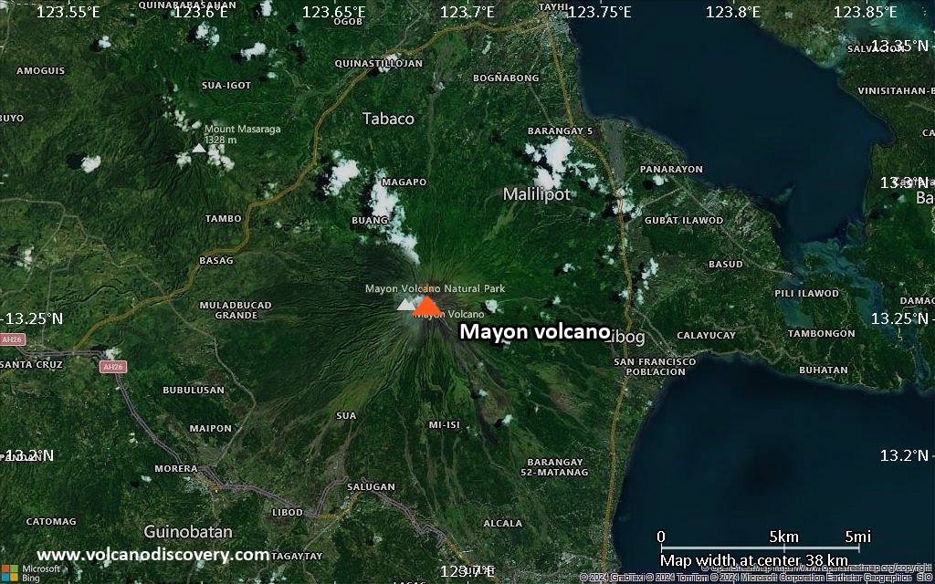 Satellite/aerial-type map of Mayon volcano (scale of 20-40 km)