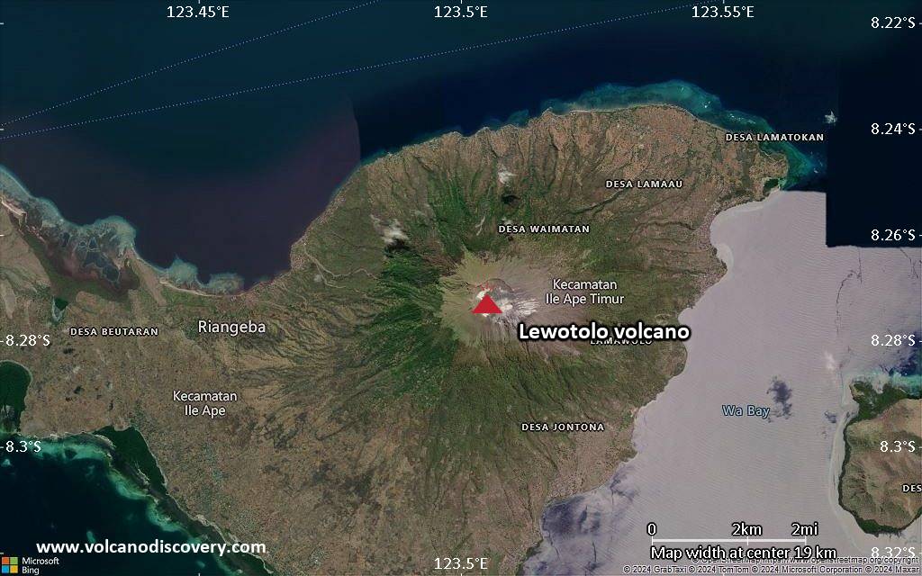 Satellite/aerial-type map of Lewotolo volcano (scale of approx. 10-20 km)