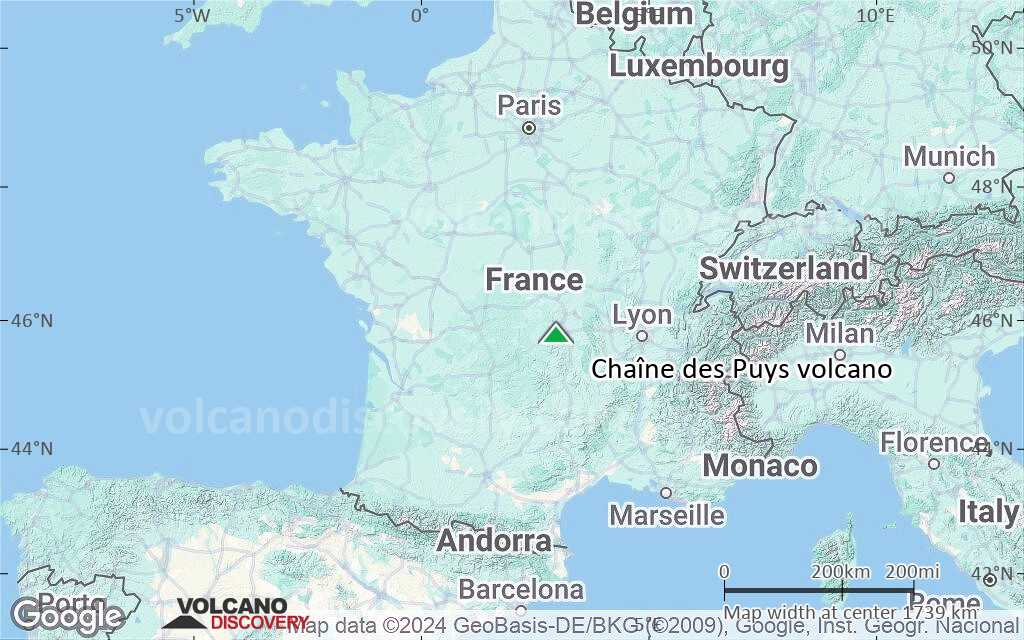 Terrain-type map of Chaîne des Puys volcano (region scale medium)