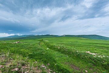 Panorama from the pass at the Selim caravanserai (Photo: Tom Pfeiffer)