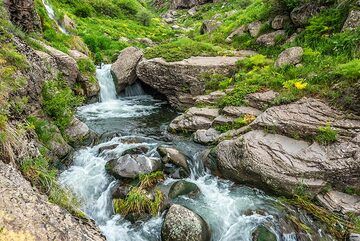 Kleiner Wasserfall (Photo: Tom Pfeiffer)