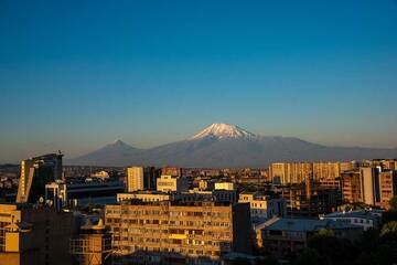 Mighty Ararat volcano seen from Yerevan (Photo: Tom Pfeiffer)
