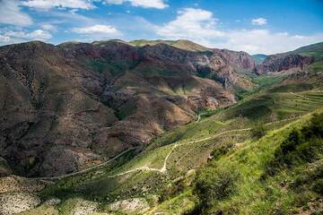 Zhangezur canyon with Novarank monastery in the background. (Photo: Tom Pfeiffer)