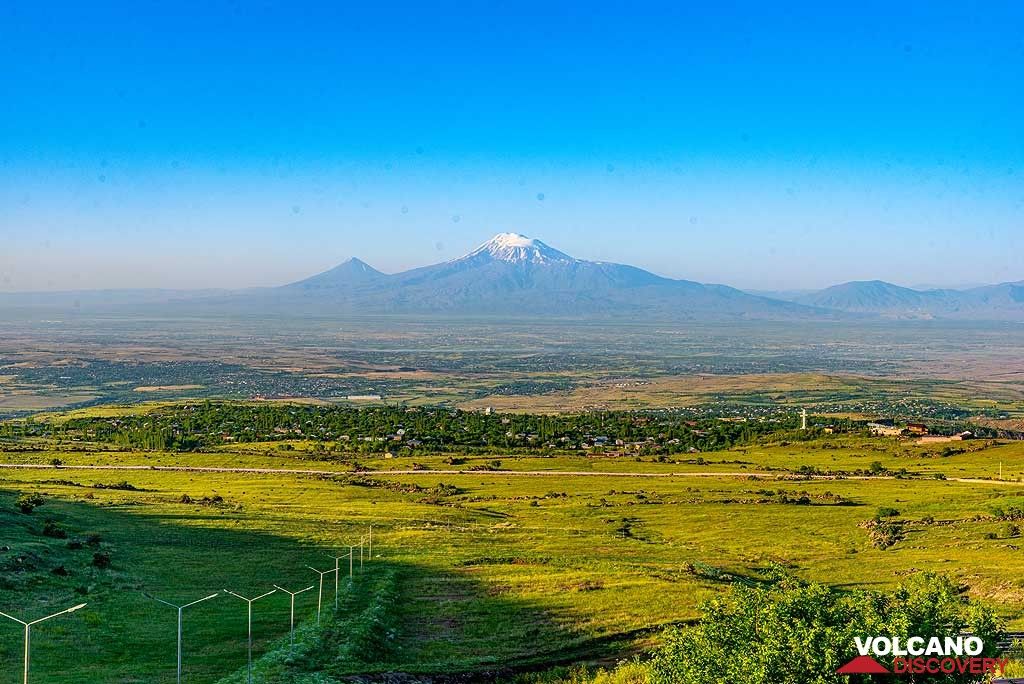 Ararat seen from the lower slopes of Aragats volcano in Armenia (Photo: Tom Pfeiffer)