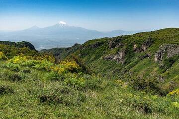 Canyon near Amberd fortress on Aragats volcano, with distant view of Ararat. (Photo: Tom Pfeiffer)