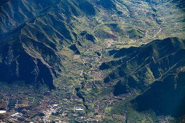 Photo aérienne de la vallée de l'île d'El Palmar/Tenerife. (Photo: Tobias Schorr)