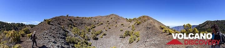 Panoramic view of the Tanganasoga crater on El Hierro island. (Photo: Tobias Schorr)