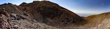 Panoramic view of the Teneguia crater on La Palma island. (Photo: Tobias Schorr)