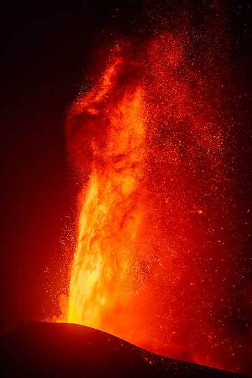 Hohe, anhaltende Lavafontänen im Dunkeln (2/4) (Photo: Tom Pfeiffer)