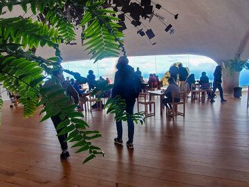 Der berühmte Restaurantbereich im Mirador de Rio, entworfen von Cesar Manrique. (Photo: Tobias Schorr)