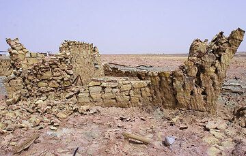 Ghost town at Dallol, a spectacular hydrothermal field and former mining site in the Danakil (Photo: Tom Pfeiffer)