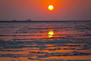 Lever de soleil sur le lac salé. (Photo: Tom Pfeiffer)