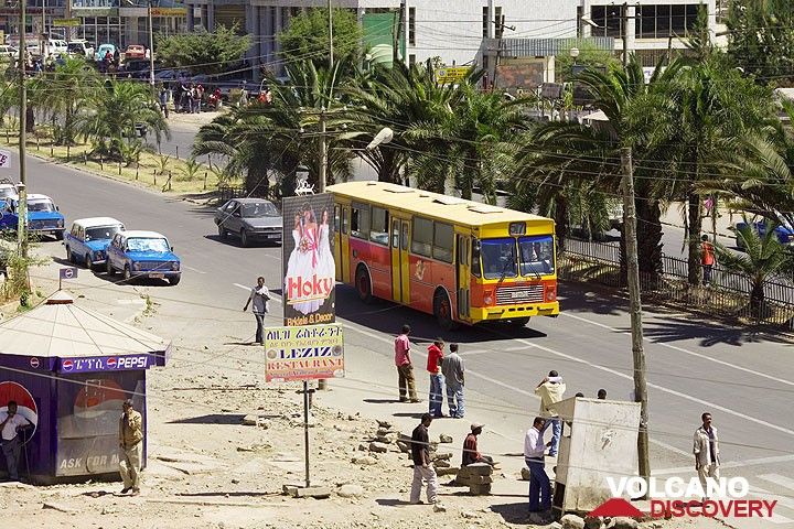 2300 m a.s.l., flashback: the tour starts in Addis, here a view from my balcony in the center of the (not so ugly) city. (Photo: Tom Pfeiffer)