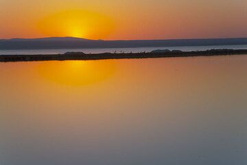 Sunrise above a saline at Lake Afdera (Photo: Tom Pfeiffer)