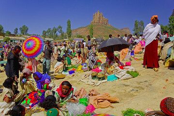 Umbrellas (Photo: Tom Pfeiffer)