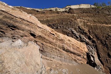 Interesting details in the volcanic layers of the Eppelsberg volcano (Photo: Tobias Schorr)