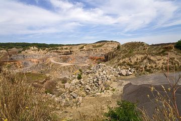 A quarry in a former volcano crater near Mendig /Germany (Photo: Tobias Schorr)