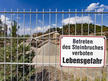 Le complexe industriel de la carrière volcanique de Kusel (Photo: Tobias Schorr)