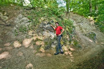 Michael Stoll at a small vent in the Siebengebirge (Photo: Tobias Schorr)