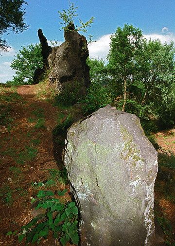 Basalt vent of the Rodderberg cinder cone (Photo: Tobias Schorr)