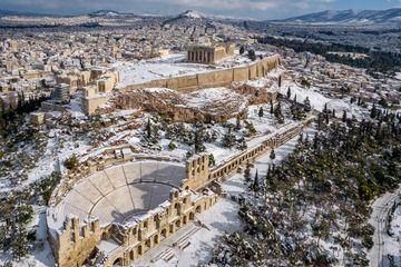 The Herodes Atticus Odeon and the snow covered Athens Acropolis. (Photo: Tobias Schorr)