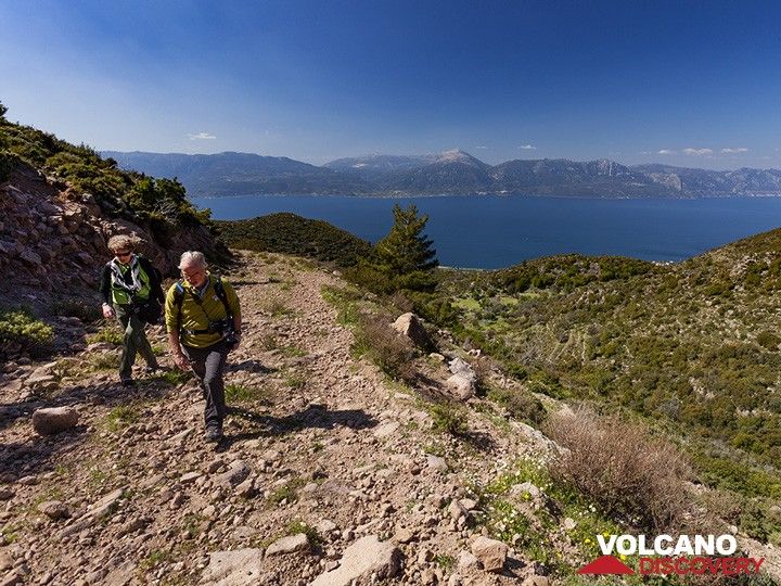 Hiking route C from Agios Panteleimonas chapel to the high plain Loutesa, to the Varkesa high plain and down into the crater valley of Stavrolongos. One of the most beautiful routes on Methana! (Photo: Tobias Schorr)