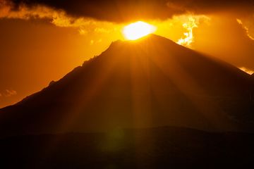 Montagne Profitis Ilias au coucher du soleil (Photo: Tobias Schorr)
