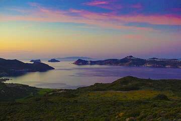 Sonnenuntergang auf Milos (Photo: Tom Pfeiffer)