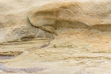 Submarine erosion contacts between pumice lapilli and sandstone (Photo: Tom Pfeiffer)