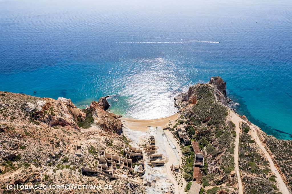 The sulphur mines of Milos island. (Photo: Tobias Schorr)