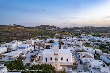 L'église d'Agios Charalambos dans la ville d'Adamas. (Photo: Tobias Schorr)