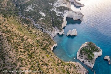 The famous rocks of Kleftiko in the early morning. (Photo: Tobias Schorr)