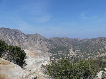 View across the caldera of Nisyros towards Emporio from the village of Nikia (Photo: Ingrid Smet)