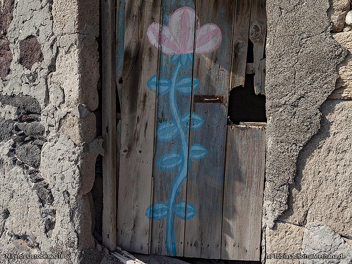 A door at Avlaki. (Photo: Tobias Schorr)
