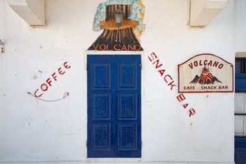 Le bar du volcan du village de Mandraki. (Photo: Tobias Schorr)