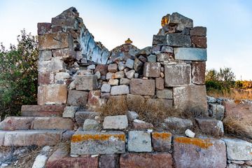 L'ancienne chapelle de Panagia Palatiani avec de nombreuses parties anciennes de temples et autres bâtiments sacrés. Il y avait probablement un ancien temple ici auparavant. (Photo: Tobias Schorr)