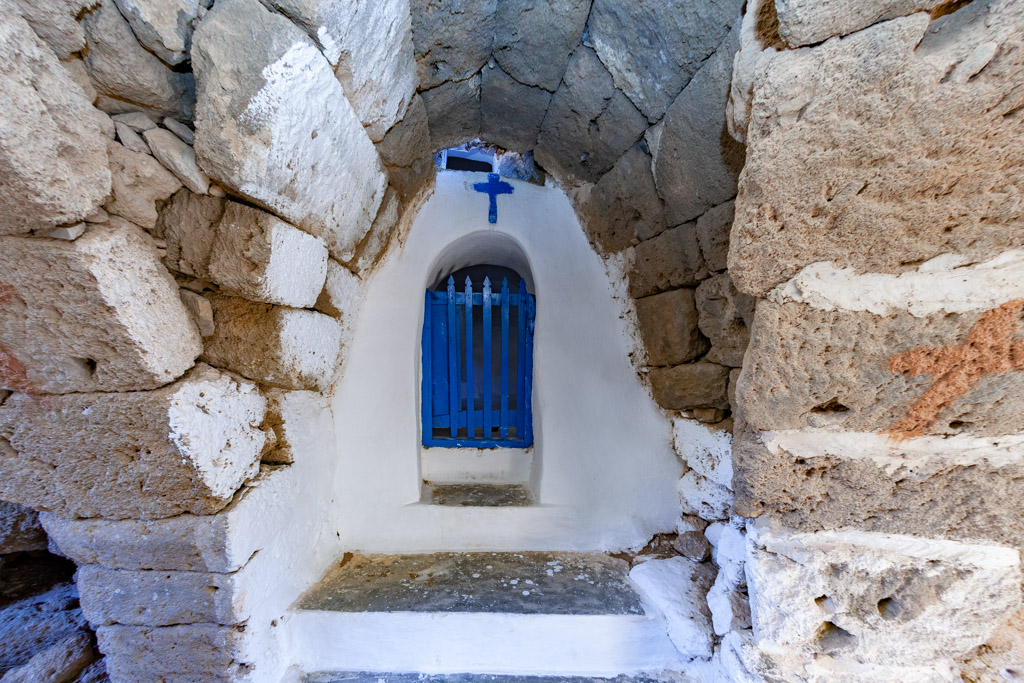 The entrance of Agios Joannis Nymphios on Nisyros island. (Photo: Tobias Schorr)