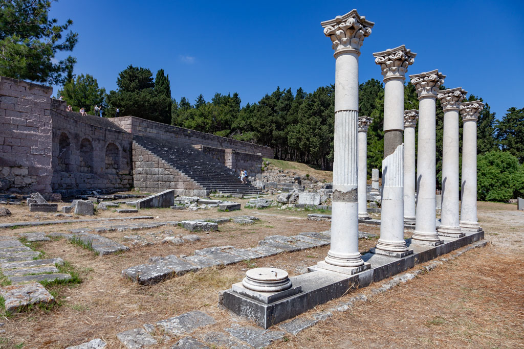 Ancient columns of the Akslepion on Kos island. (Photo: Tobias Schorr)