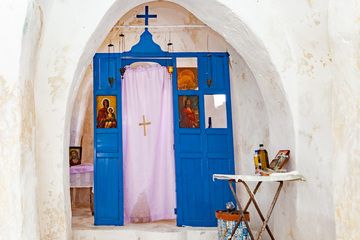Inside Agios Joannis chapel at the Nymphios-Valley on Nisyros. (Photo: Tobias Schorr)