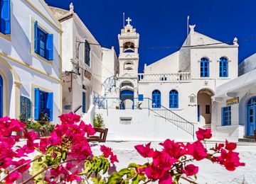 Der zentrale Platz im Dorf Nikia auf der Insel Nisyros. (Photo: Tobias Schorr)