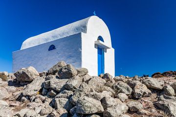 The top of Nisyros with its chapel Profitis Ilias. (Photo: Tobias Schorr)