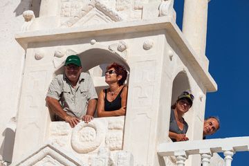 The small group in the clock tower of Nikia on Nisyros. (Photo: Tobias Schorr)