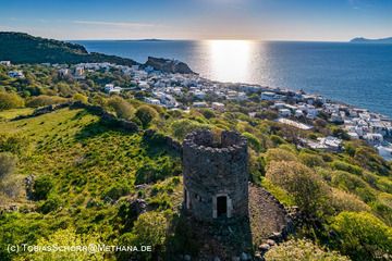 Morning image of the old windmill of Mandraki village on Nisyros island. (Photo: Tobias Schorr)