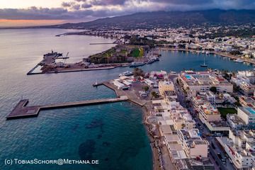 Early morning at the harbour of Kos town. (Photo: Tobias Schorr)