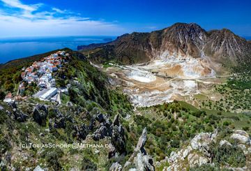 The volcanic caldera of Nisyros island in April 2022. (Photo: Tobias Schorr)