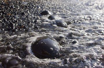 Beach pebbles (Photo: Tom Pfeiffer)