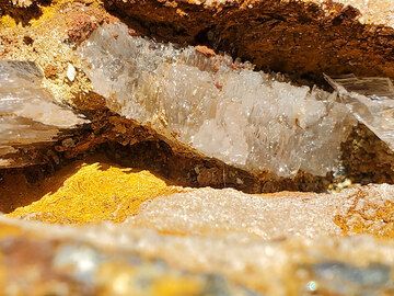 Gypsum crystals from Sousaki. (Photo: Tobias Schorr)