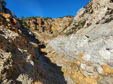 Das Sousaki-Tal wird vom griechischen geologischen Dienst überwacht. (Photo: Tobias Schorr)