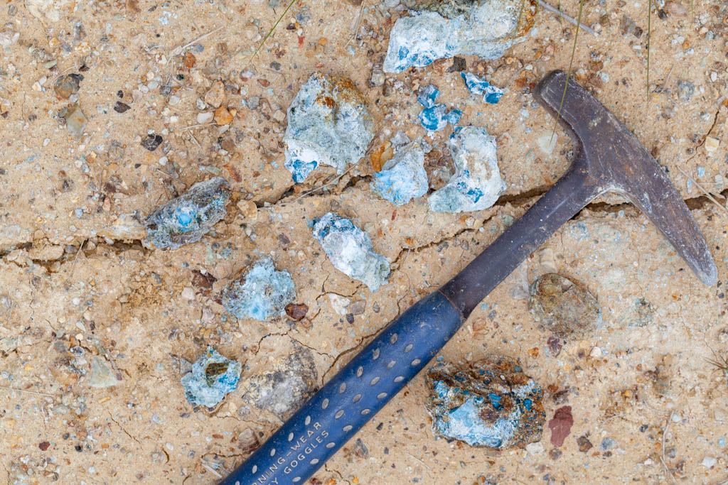 Samples of chalkantite from Sousaki. (Photo: Tobias Schorr)